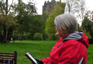 People read ebooks on vacation.